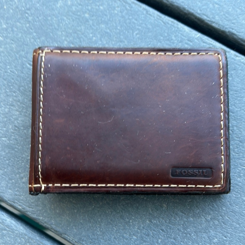 Fossil Brown Leather Key Card Holder with Quality Craftsmanship